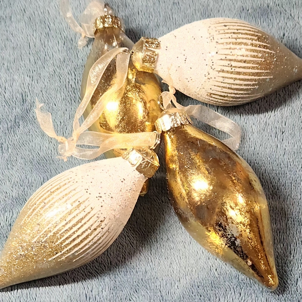 Set of 4 Elegant Gold & White Vintage-style Glass Teardrop Christmas Ornaments